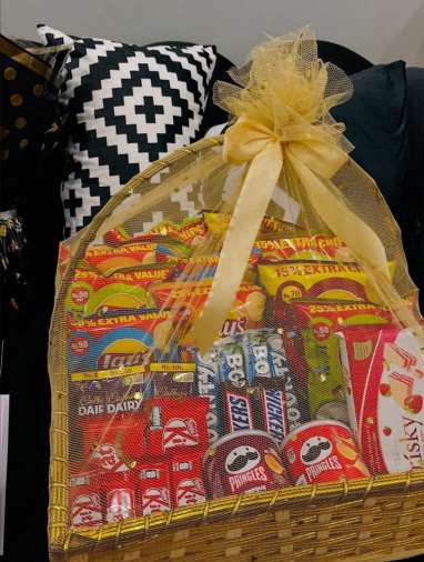 MONOLITH CHOCO AND CHIPS HAMPER