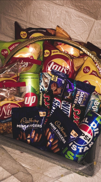 MONOLITH MUNCH MANIA HAMPER